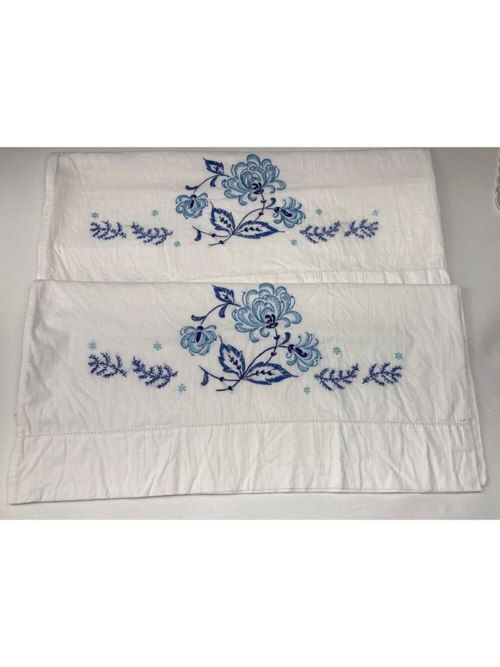 White Cotton Embroidered Pillowcases Set 2 Blue Floral Design Hand-Stitched Vtg